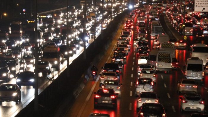 İstanbul'da trafik durma noktasına geldi!