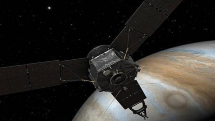 NASA, Jüpiter'de kasırga keşfetti!