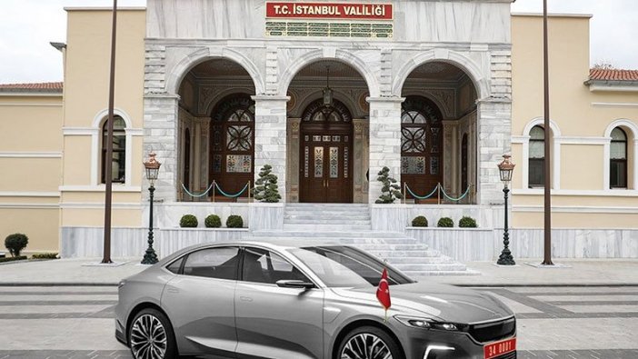 İstanbul Valisi Yerlikaya'dan yerli otomobil paylaşımı