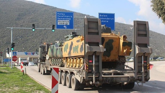 Suriye sınırına zırhlı araç sevkiyatı yapıldı