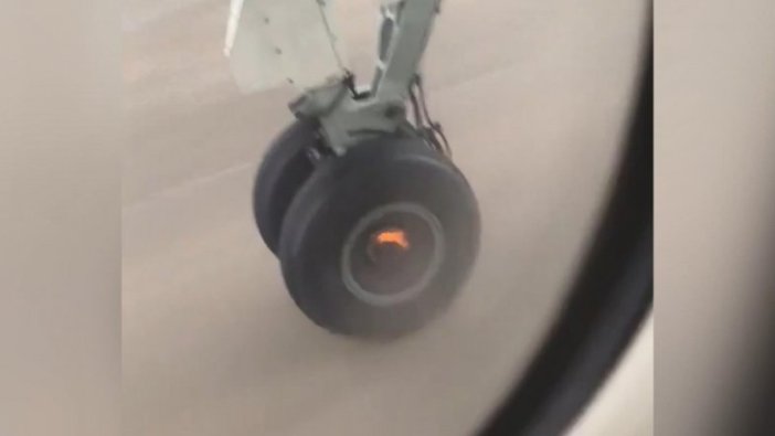 Uçağın iniş takımlarındaki tekerlek böyle düştü