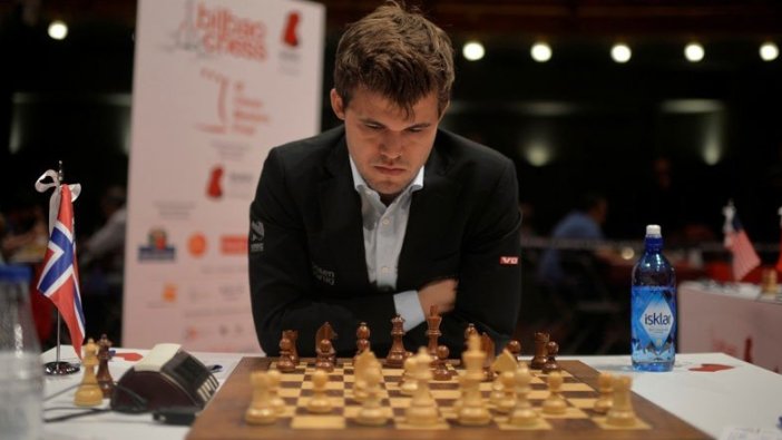 Magnus Carlsen'den satrançta dünya rekoru