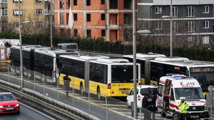 İstanbul'da metrobüs kazası! Yaralı var