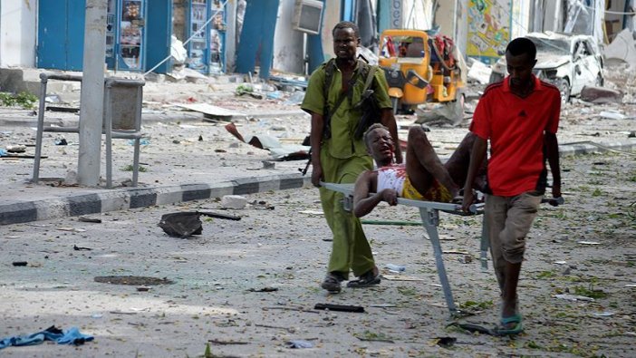 Mogadişu'da bombalı saldırı: 12 ölü