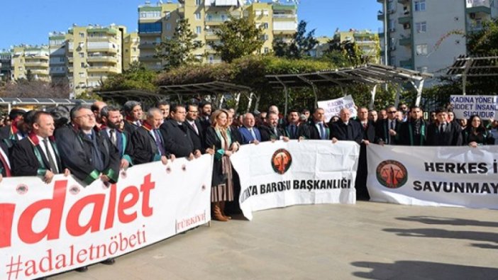 Baroların 'Adalet Nöbeti', Antalya'da düzenlendi