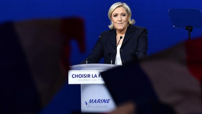 Fransa'da aşırı sağ Ulusal Cephe'nin lideri değişmedi