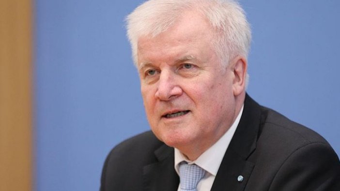 Alman İçişleri Bakanı İslam'ı dışladı