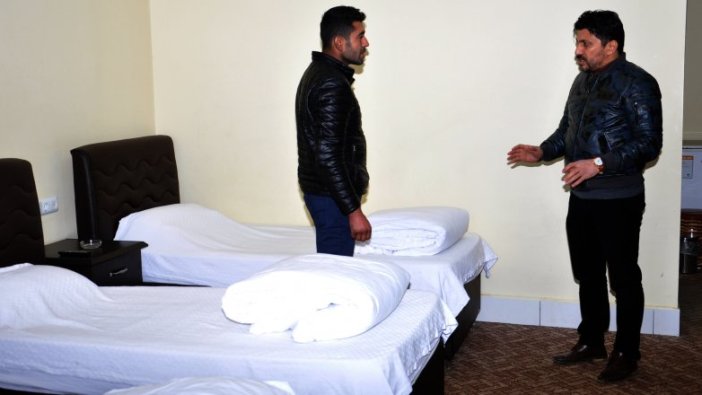Gaziantep'te otelini evsizlere açtı