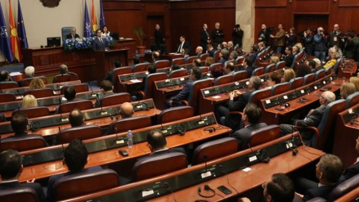 Kuzey Makedonya'da Meclis feshedildi