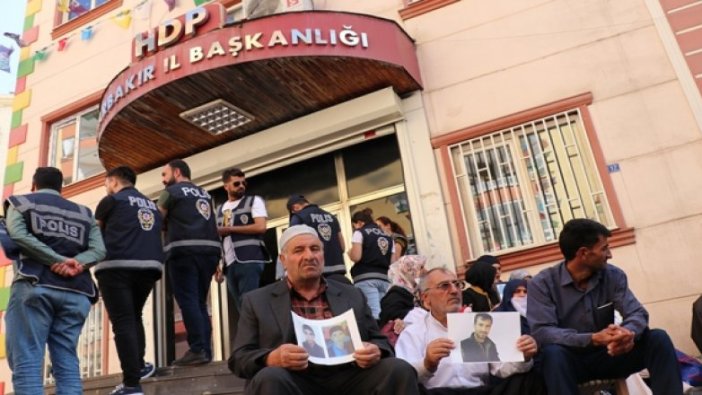 HDP önünde eylem yapan bir aile için daha mutlu son