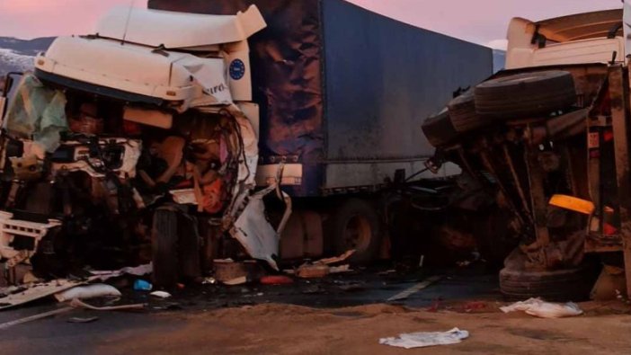 Konya'da TIR'lar çarpıştı; İranlı sürücü öldü