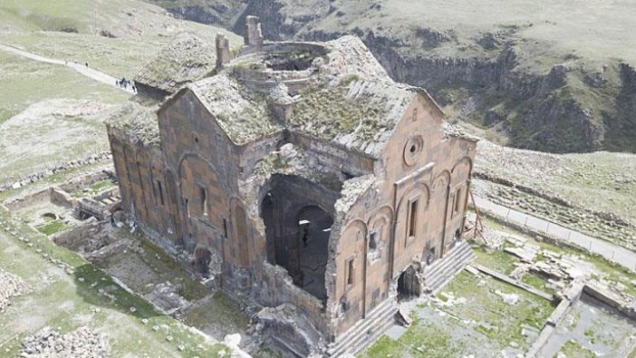 Ani'deki 'Büyük Katedral' restore edilecek