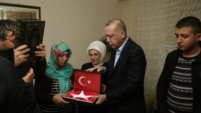 Cumhurbaşkanı Erdoğan, şehit Emre Baysal'ın ailesini ziyaret etti