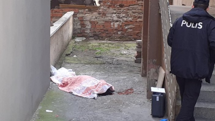 Samsun'da arkadaşının evinin önünde ölü bulundu