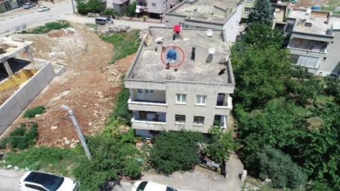 Bursa'da dehşet anları! Binanın üstüne düştü...