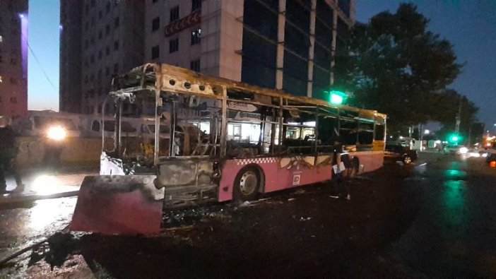 Esenyurt'ta belediye otobüsü kundaklandı