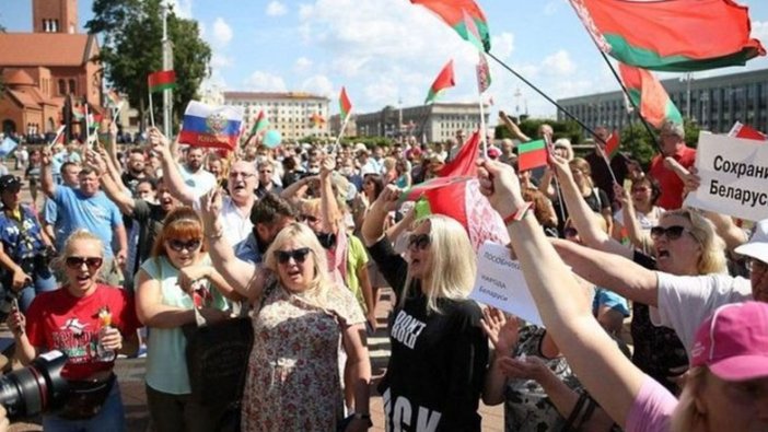Belarus'ta Lukaşenko'ya destek mitingi