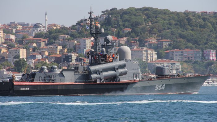 10 Rus denizaltısavar uçağına NATO jetleri eşlik etti