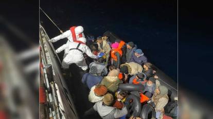 Ayvalık açıklarında 81 düzensiz göçmen kurtarıldı