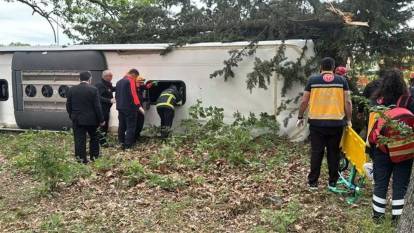 Kırklareli'nde yolcu otobüsü devrildi: 11 kişi yaralandı