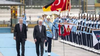 Erdoğan Alman mevkidaşı Steinmeier'i resmi törenle karşıladı
