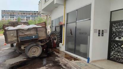 Bursa'da kontrolden çıkan traktör kaza yaptı: 2 yaralı
