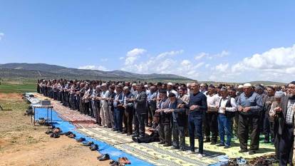 Konya'da çiftçiler yağmur duası yaptı