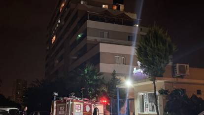 Adana'da apartmanda yangın paniği