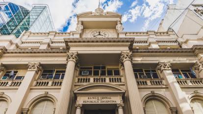 Arjantin Merkez Bankası faiz kararını yüzde 50'ye düşürdü