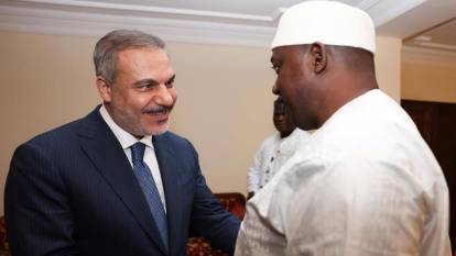 Bakan Hakan Fidan, Gambiya Cumhurbaşkanı Barrow ile görüştü!