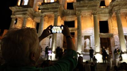 Efes Antik Kenti’ndeki ‘gece müzeciliği’ lansmanına yoğun ilgi
