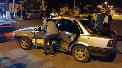 Kırıkkale'de iki otomobil kaza yaptı: 5 yaralı