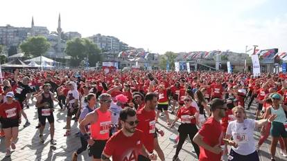 İstanbul’da binlerce kişi 19 Mayıs coşkusuyla koştu