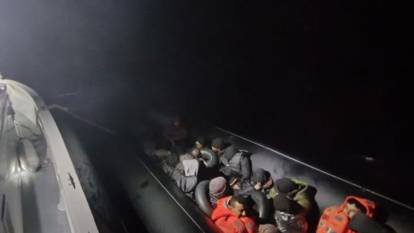 Ayvalık açıklarında 22 kaçak göçmen yakalandı