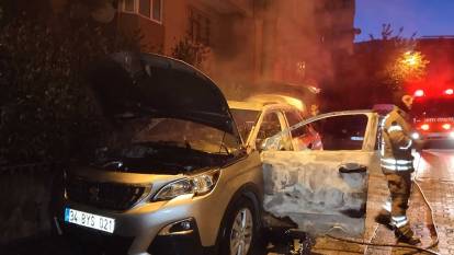Ataşehir'de park halindeki araç kundaklandı