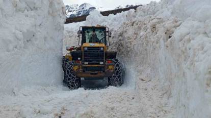 Trabzon yaylalarında karla mücadele çalışması sürüyor