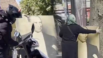 İstanbul'un çeşitli semtlerine Atatürk portreleri bırakıldı! Kameralara yansıyan görüntüler duygulandırdı