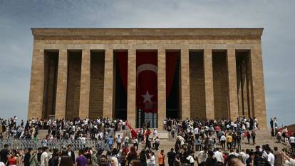 Anıtkabir 19 Mayıs'ta 220 bini aşkın ziyaretçiyi ağırladı