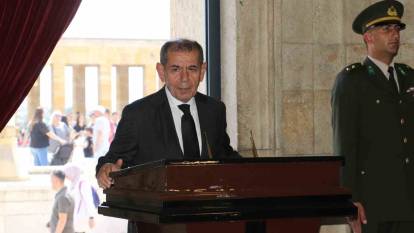 Galatasaray Başkanı Özbek’ten Anıtkabir’e ziyaret