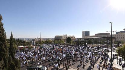 Gazze'de 120 bin kişilik hükümet karşıtı protesto