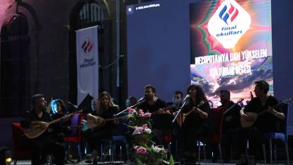 Diyarbakır’da ‘Kültürler Gecesi’ etkinliğiyle şarkılar seslendirildi