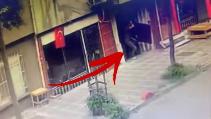 İstanbul'da şaşkınlık yaratan hırsızlık olayı. Binanın demir kapısını çaldılar