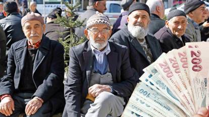 SGK'de çalışanlara önemli uyarı! 'Emekli olma hakkınızı kaybetmeyin' diyerek anlattı