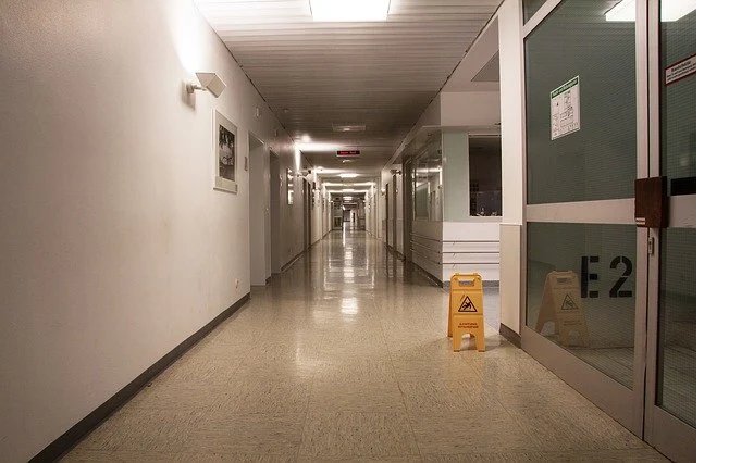 hospitalhallwaycorridorfloor.webp