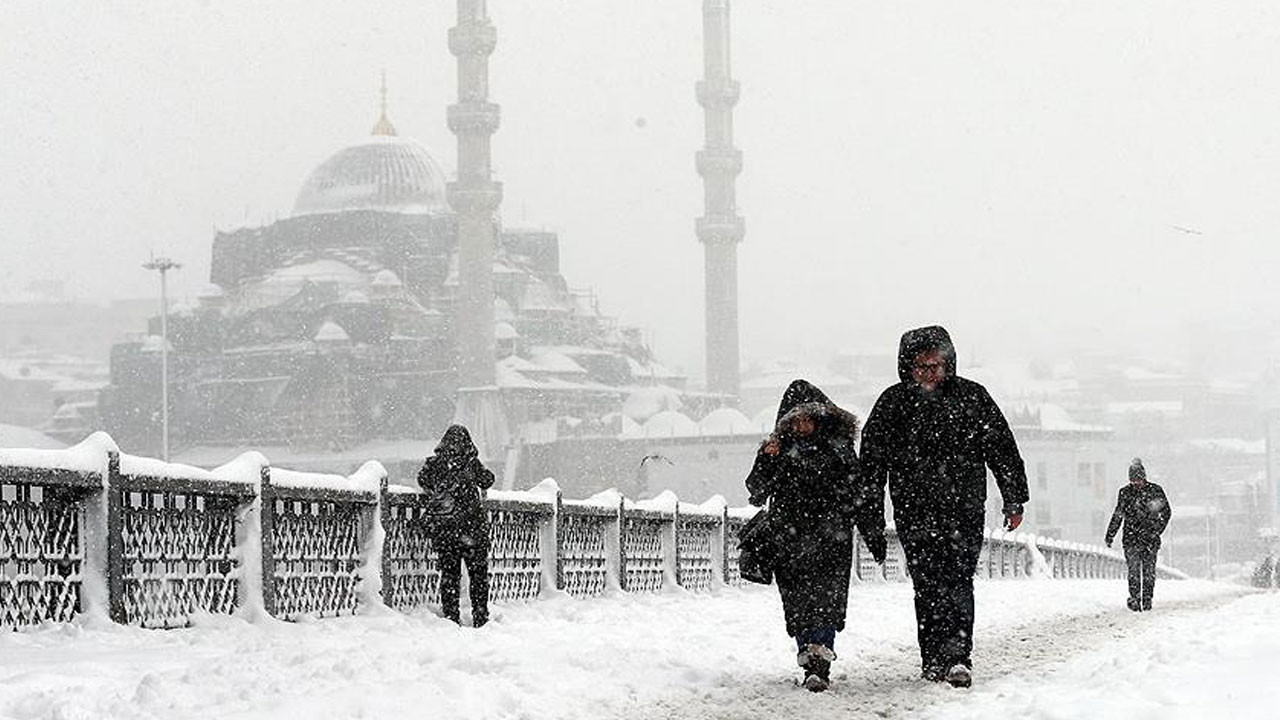 istanbulda-kar-yagisi-icin-tarih-verildi-iste-o-tarih-son-dakika-hava-durumu-haberleri-istanbula-kar-ne-zaman-yagacak-istanbul-kar-haberleri-ktti.jpg