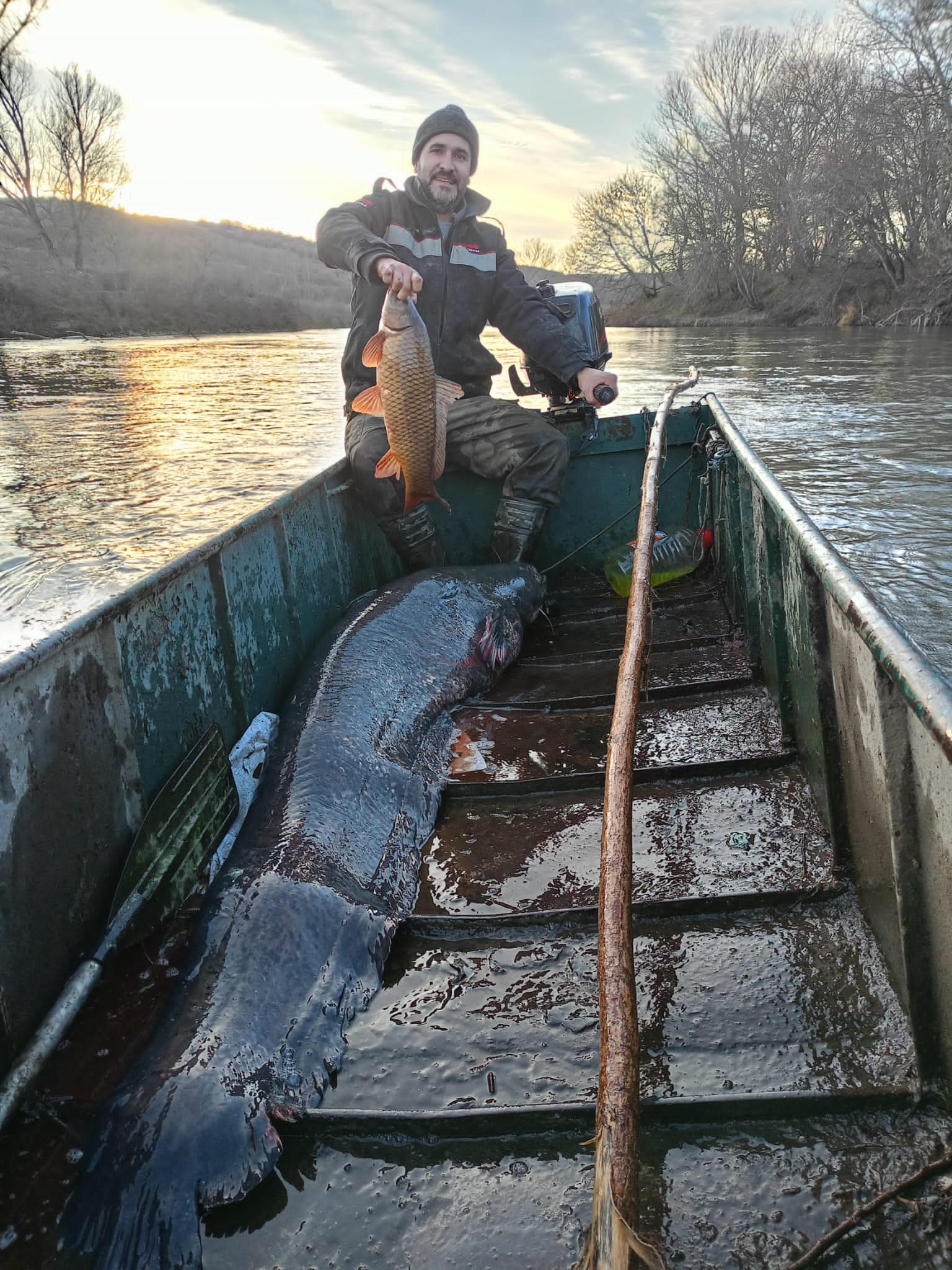 meric-nehrinde-2-metre-70-kilo-yayin-yakaladilar-7592-dhaphoto9.jpg