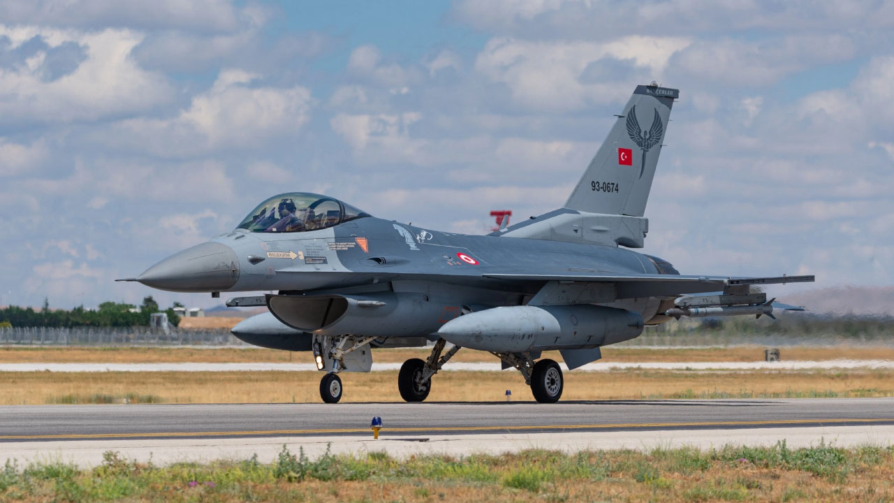 eurofighter-typhoon-plani-vardi-turkiye-40-yeni-f-16-aliyor-copy.jpg