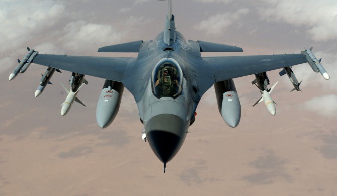 f-16-fighting-falcon-rpnr.jpg