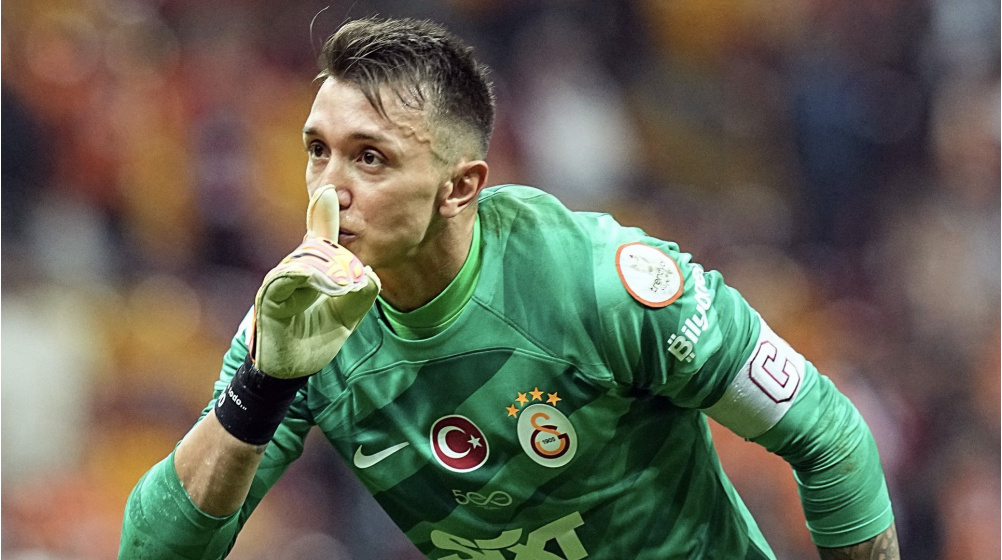 fernando-muslera-galatasaray-2023-2024-1712138191-133368.jpeg