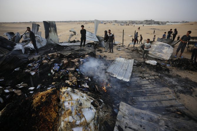 aa-20240527-34694950-34694941-israel-bombs-displaced-palestinian-camp-in-rafah-killing-dozens.jpg